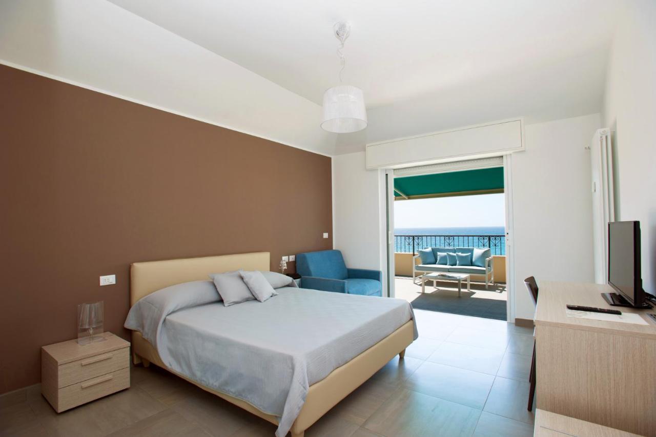 B&B Ligure Rooms Pietra Ligure Extérieur photo
